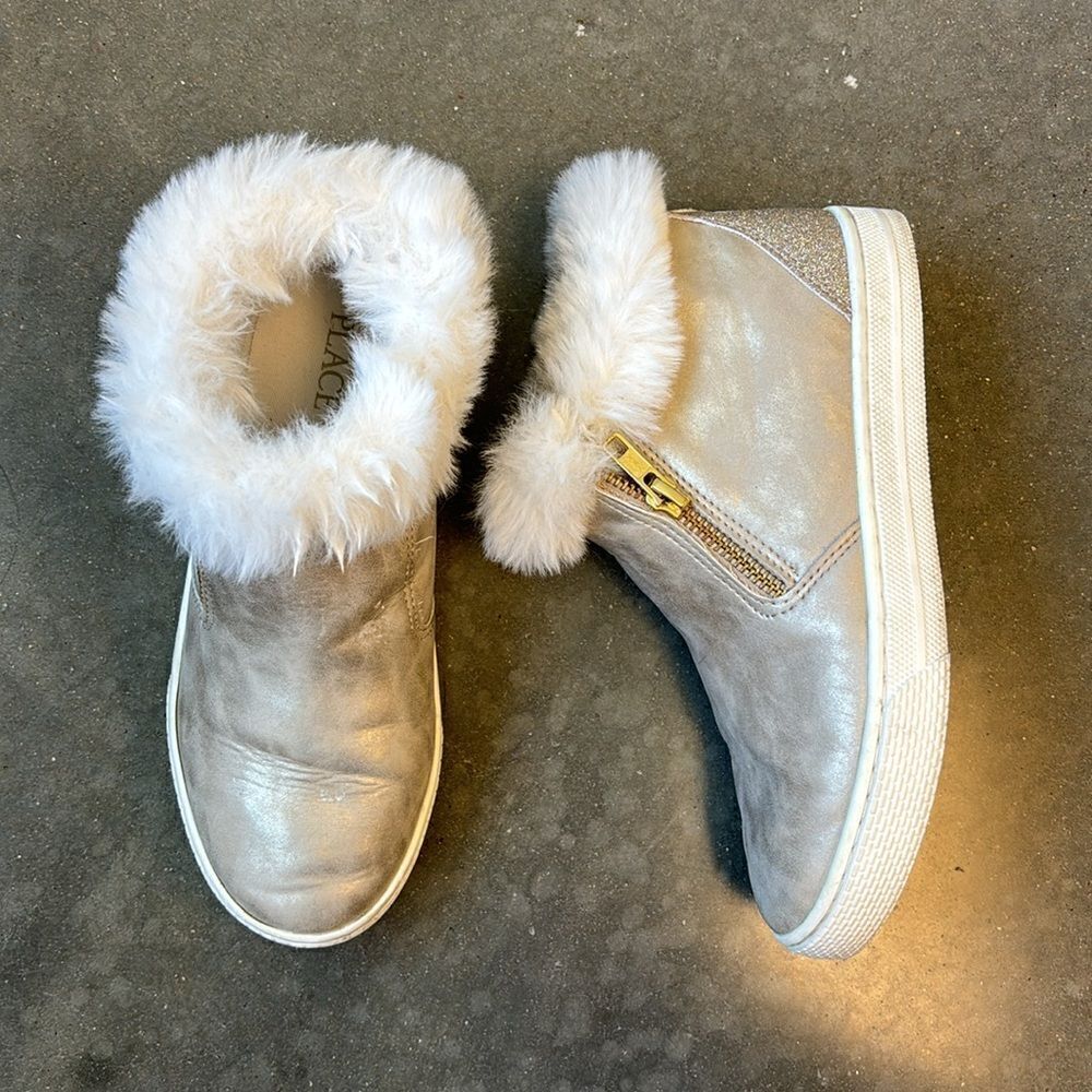 The children’s place sneakers gold glitter 3 faux fur